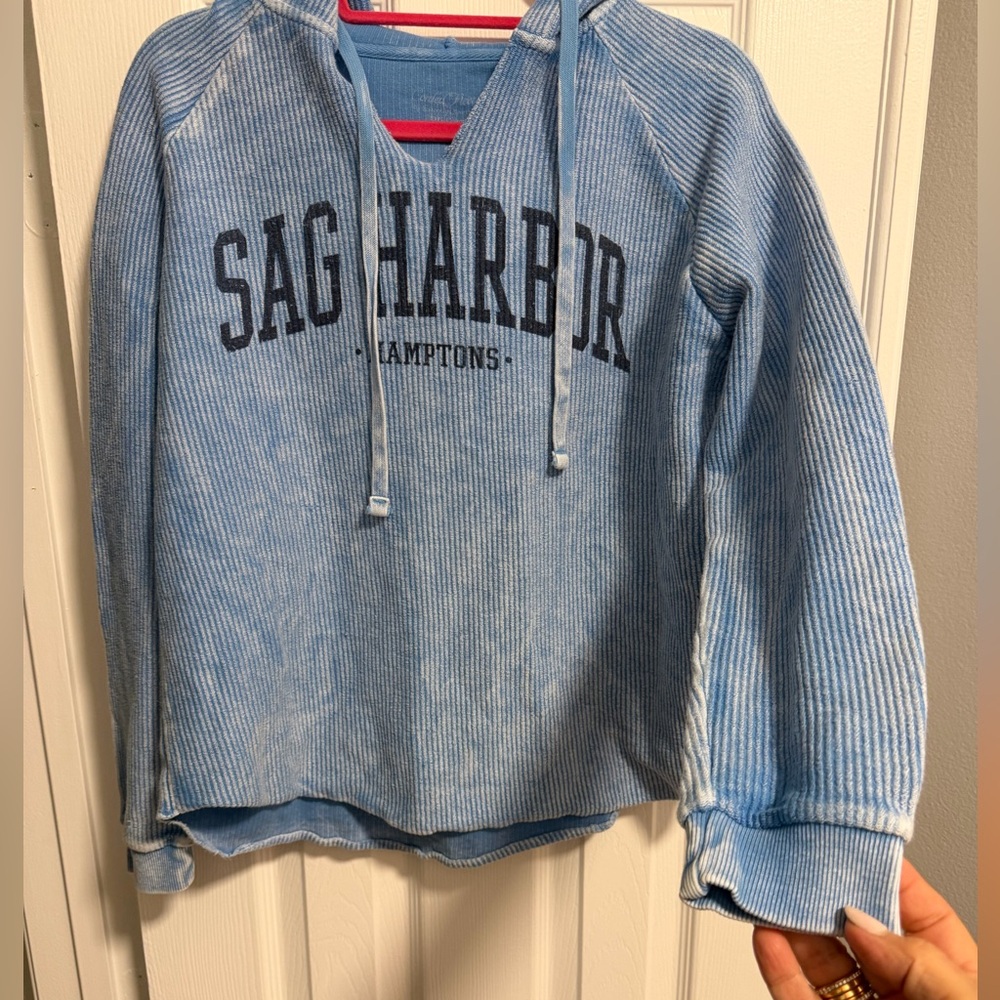 Sag Harbor Light Blue Ribbed Hooded Pullover with Chest Print size small New